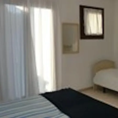 Flat For Up 7 Guests In Residence With Pool アパート ビビオーネ