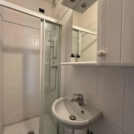Flat For Seven Guests In With Pool بيبيوني