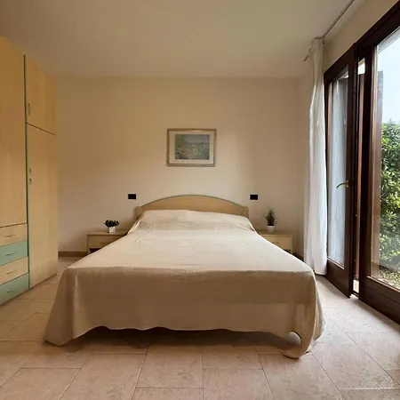 Flat For Seven Guests In With Pool Bibione