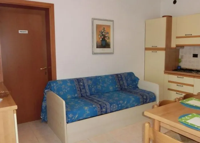 Flat For Seven Guests In With Pool Lägenhet