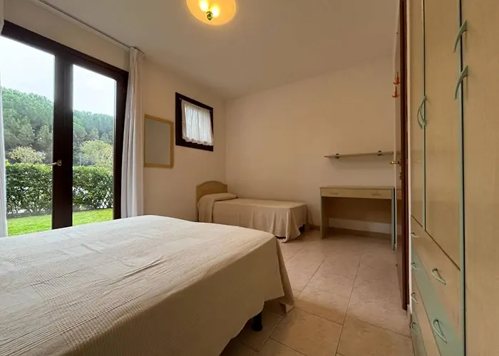 Lejlighed Flat For Seven Guests In With Pool