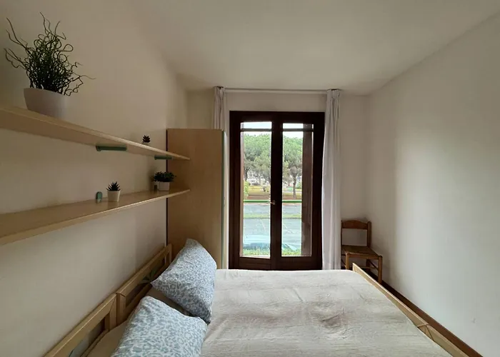 Lägenhet Flat For Seven Guests In With Pool Bibione