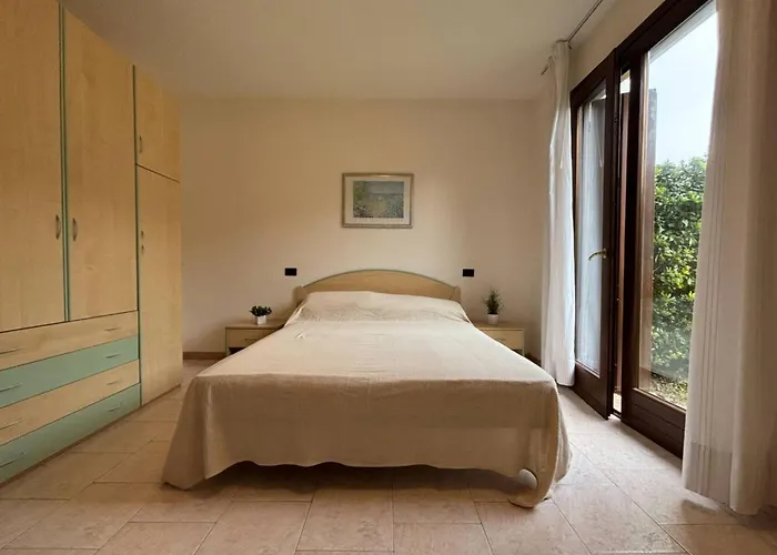 Flat For Seven Guests In With Pool Bibione